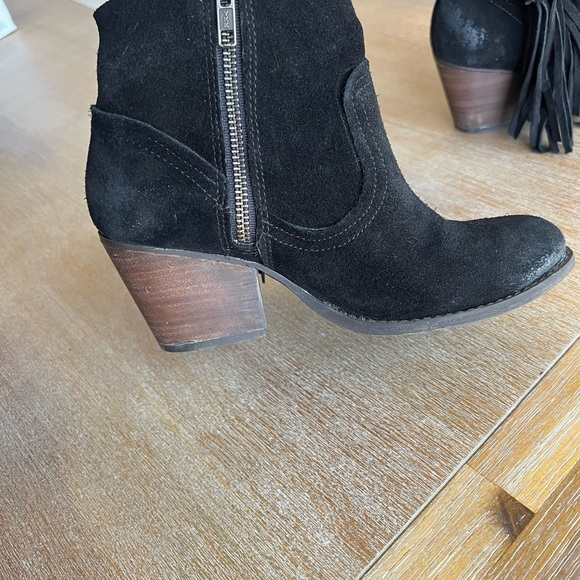 Steve Madden Tassle Boots size 6 - Picture 6 of 8